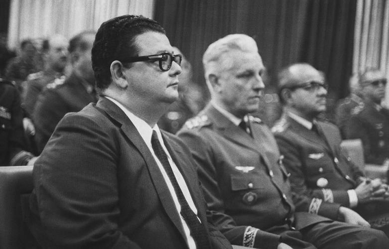 Delfim Netto, professor e estudante | Brazil Journal